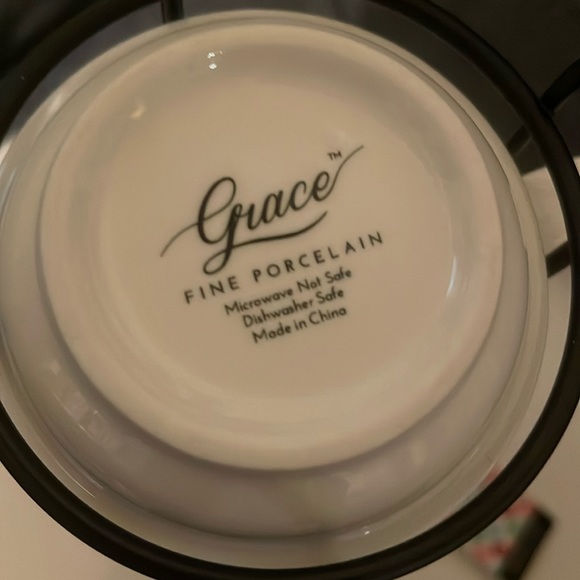 NWOT Grace Fine porcelain stackable mugs - Picture 2 of 9